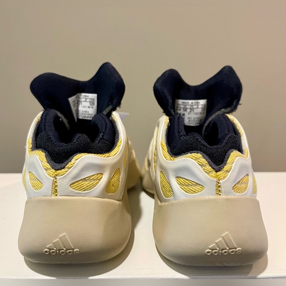 Adidas Yeezy 700 V3 Safflower (Toddler) Sz 5 1/2 - Picture 3 of 7